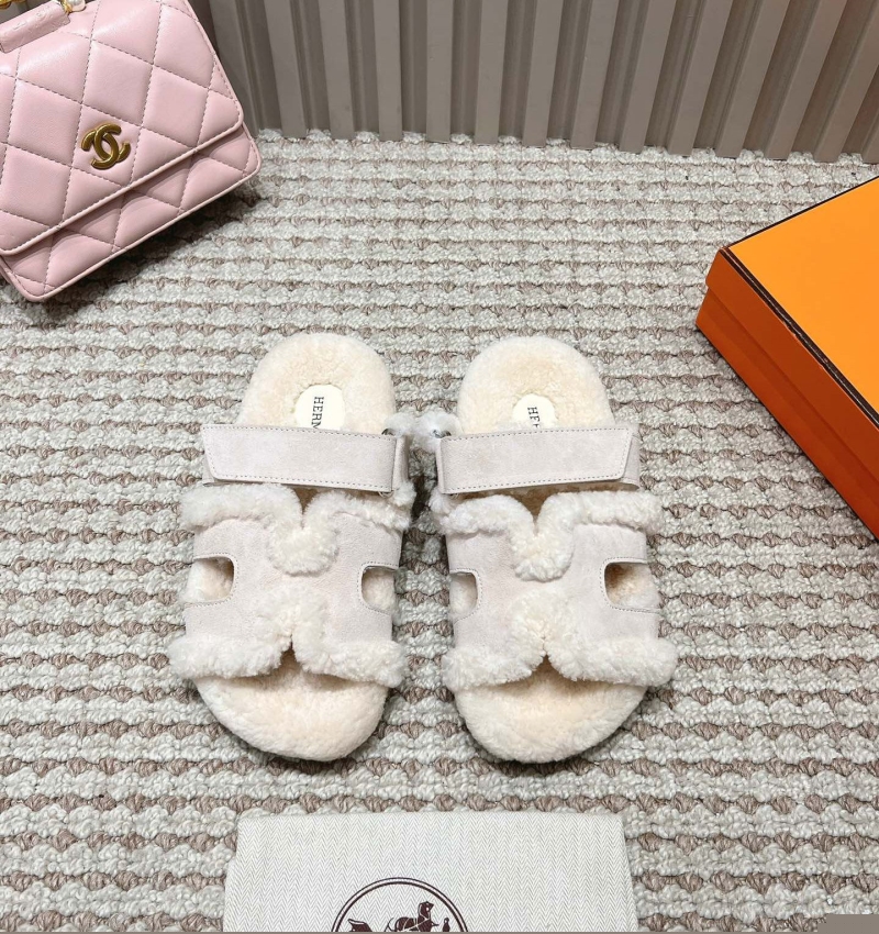 H**mes slippers